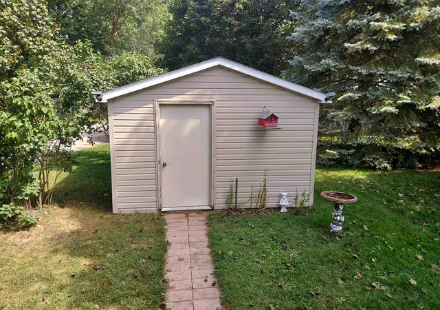 Photo 3 of Single family home for sale at 2374 Friendship Dr, Traverse City, MI 49686 | MLS# 78080073105 | Listing updated on 2026-09-04