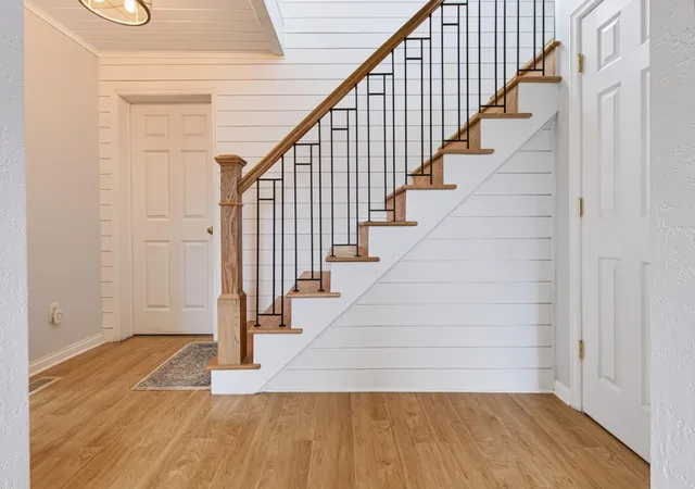 Photo 3 of Single family home for sale at 404 S Berrien St, New Buffalo, MI 49117 | MLS# 69026046419 | Listing updated on 2026-09-04