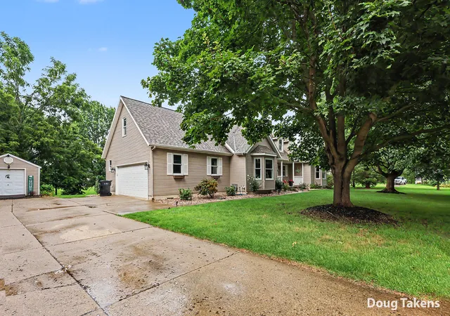 Photo 2 of Single family home for sale at 381 White Stag Ct Sw, Grandville, MI 49418 | MLS# 65026046420 | Listing updated on 2026-09-09