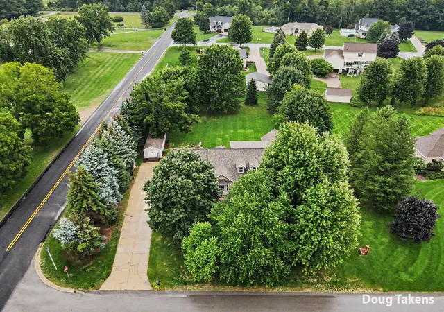 Photo 3 of Single family home for sale at 381 White Stag Ct SW, Grandville, MI 49418 | MLS# 65026046420 | Listing updated on 2026-09-09
