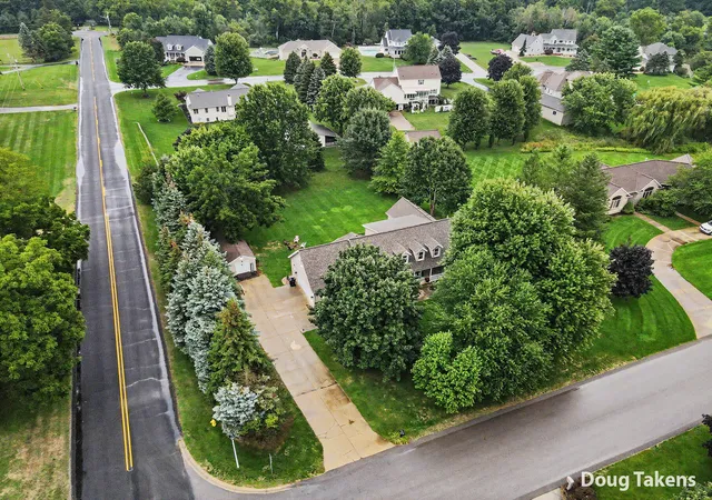 Photo 4 of Single family home for sale at 381 White Stag Ct SW, Grandville, MI 49418 | MLS# 65026046420 | Listing updated on 2026-09-09