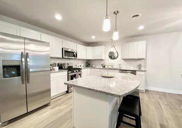 Listing Photo 5 - Condo for sale in building located at 4273 Highpoint Dr, Wayland, MI 49348