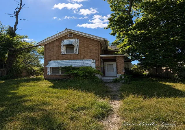 Photo 1 of Single family home for sale at 456 Broadway Ave, Benton Harbor, MI 49022 | MLS# 61050220474 | Listing updated on 2026-09-01