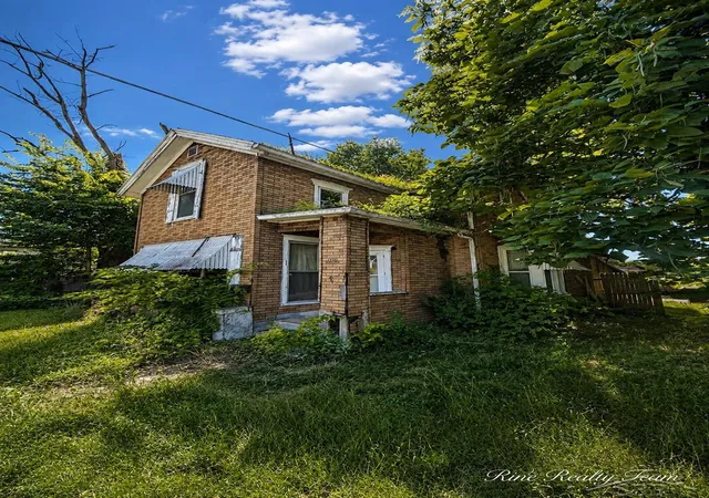 Photo 3 of Single family home for sale at 456 Broadway Ave, Benton Harbor, MI 49022 | MLS# 61050220474 | Listing updated on 2026-09-01