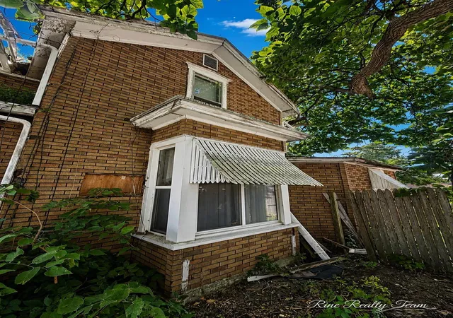 Photo 4 of Single family home for sale at 456 Broadway Ave, Benton Harbor, MI 49022 | MLS# 61050220474 | Listing updated on 2026-09-01