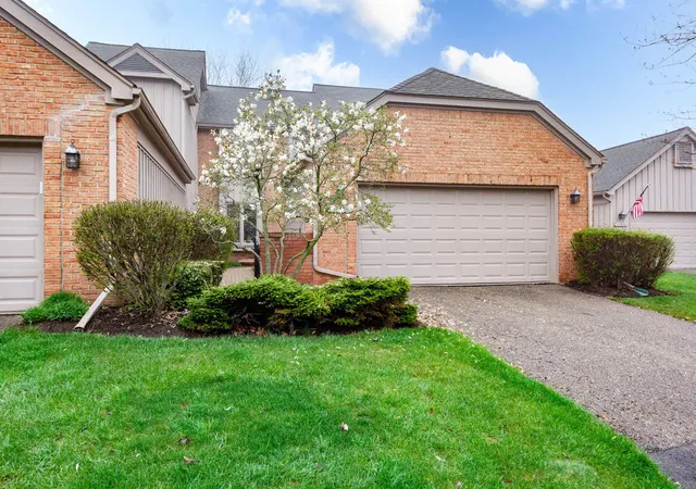 Photo 2 of Condo for sale at 37834 Siena Dr, Farmington Hills, MI 48331 | MLS# 81026046424 | Listing updated on 2026-09-13