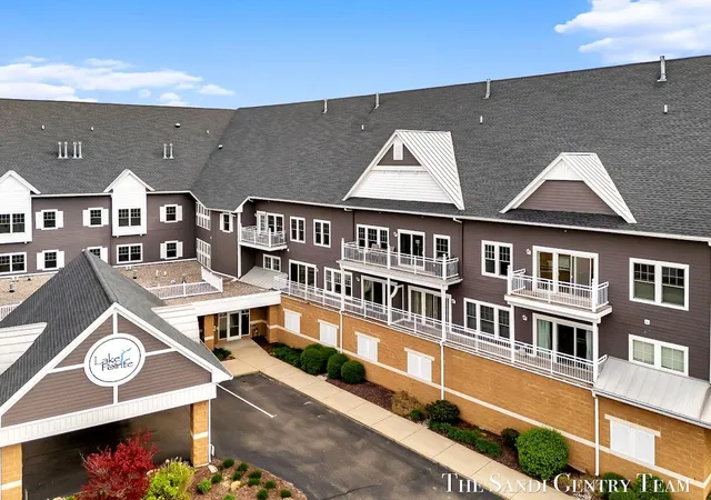 Photo 2 of Condo for sale at 917 W Savidge St #4, Spring Lake, MI 49456 | MLS# 71026046436 | Listing updated on 2026-09-01