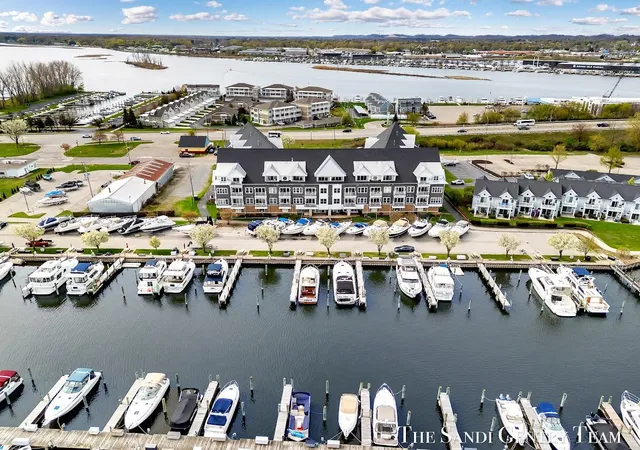 Photo 3 of Condo for sale at 917 W Savidge St #4, Spring Lake, MI 49456 | MLS# 71026046436 | Listing updated on 2026-09-01