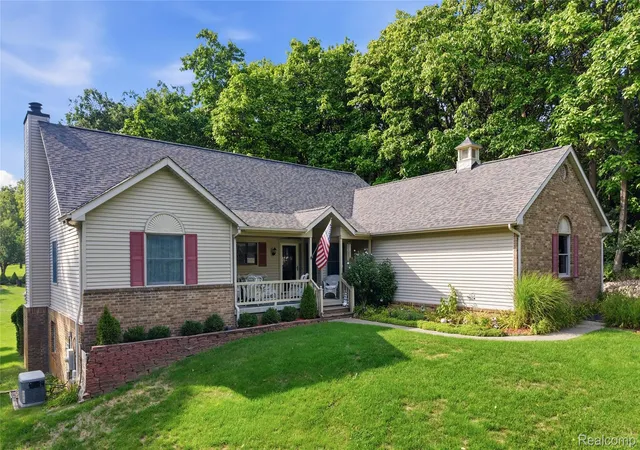 Photo 1 of Sale Pending at 11325 Hartland Rd, Fenton, MI 48430 | MLS# 20261070331 | Listing updated on 2026-09-10