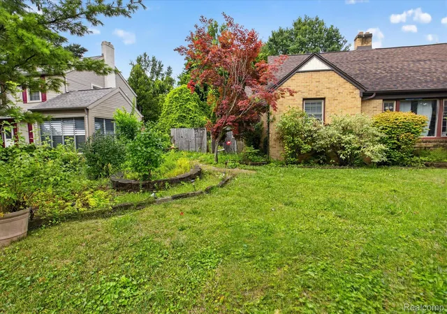 Photo 3 of Single family home for sale at 123 Graham St, Saginaw, MI 48602 | MLS# 20261070332 | Listing updated on 2026-09-12