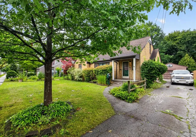 Photo 4 of Single family home for sale at 123 Graham St, Saginaw, MI 48602 | MLS# 20261070332 | Listing updated on 2026-09-12