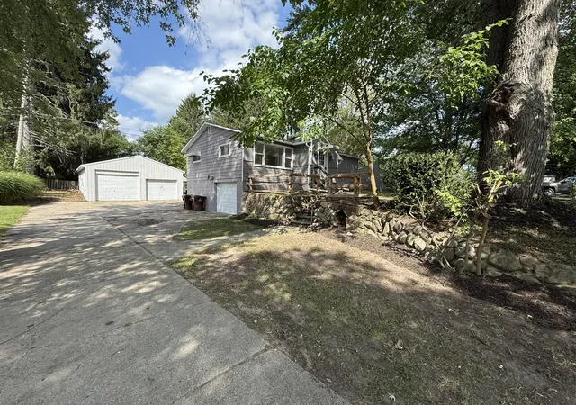 Photo 3 of Single family home for sale at 9470 Peck Rd, Greenville, MI 48838 | MLS# 71026046441 | Listing updated on 2026-09-14