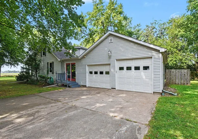 Photo 4 of Single family home for sale at 21648 E US 12, Edwardsburg, MI 49112 | MLS# 69026046445 | Listing updated on 2026-09-09