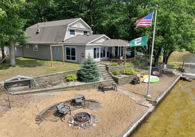 Photo 3 of Single family home for sale at 9171 W Oak Dr, Lake City, MI 49651 | MLS# 78080073107 | Listing updated on 2026-09-16