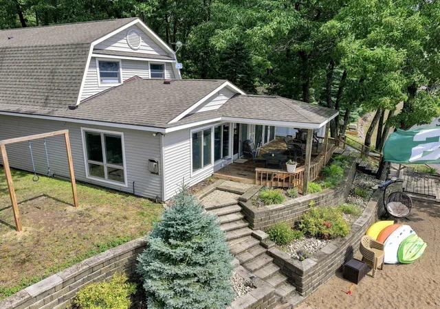 Photo 4 of Single family home for sale at 9171 W Oak Dr, Lake City, MI 49651 | MLS# 78080073107 | Listing updated on 2026-09-16
