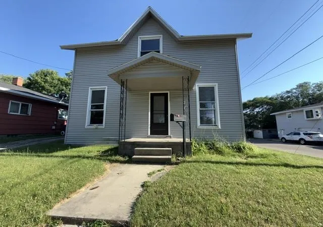Photo 2 of Single family home for sale at 251 5th Avenue, Manistee, MI 49660 | MLS# 78080073108 | Listing updated on 2026-09-04