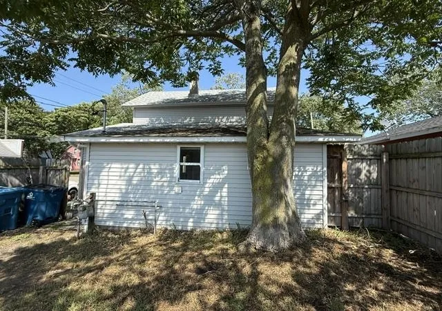 Photo 3 of Single family home for sale at 251 5th Avenue, Manistee, MI 49660 | MLS# 78080073108 | Listing updated on 2026-09-04