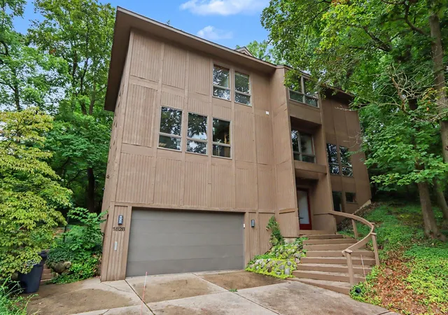 Photo 1 of Single family home for sale at 1828 Greenlawn Ave, Kalamazoo, MI 49006 | MLS# 66026046449 | Listing updated on 2026-09-17