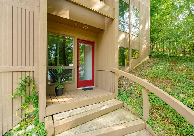 Photo 2 of Single family home for sale at 1828 Greenlawn Ave, Kalamazoo, MI 49006 | MLS# 66026046449 | Listing updated on 2026-09-17
