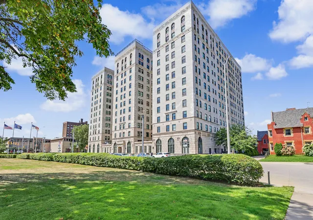 Photo 1 of Condo for sale at 15 E Kirby St #426, Detroit, MI 48202 | MLS# 81026046452 | Listing updated on 2026-09-09