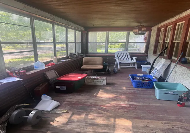 Photo 4 of Single family home for sale at 2401 Baker St, Muskegon, MI 49444 | MLS# 71026046451 | Listing updated on 2026-09-09