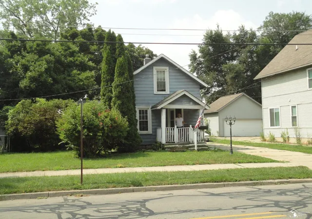 Photo 1 of Single family home for sale at 902 E Elm St, Monroe, MI 48162 | MLS# 57050220491 | Listing updated on 2026-09-02