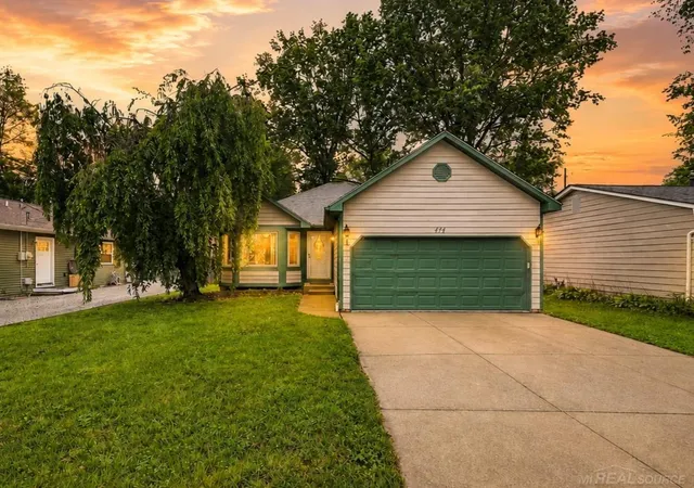 Photo 1 of Sale Pending at 474 Maple St, Algonac, MI 48001 | MLS# 58050220492 | Listing updated on 2026-09-14