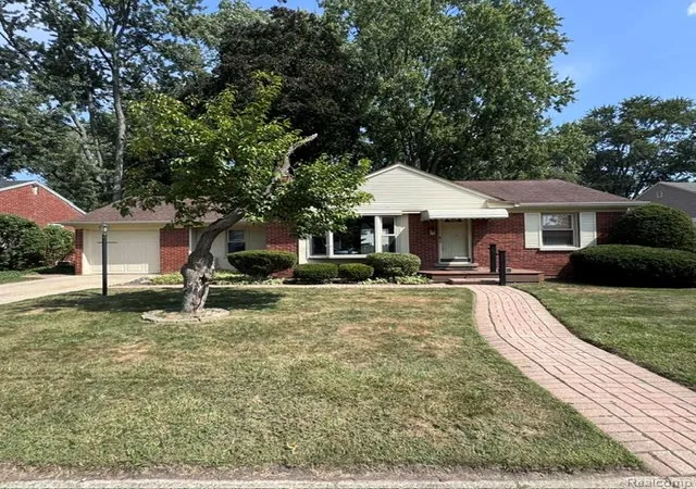 Photo 1 of Sale Pending at 23136 Lilac St, Farmington, MI 48336 | MLS# 20261070352 | Listing updated on 2026-09-17