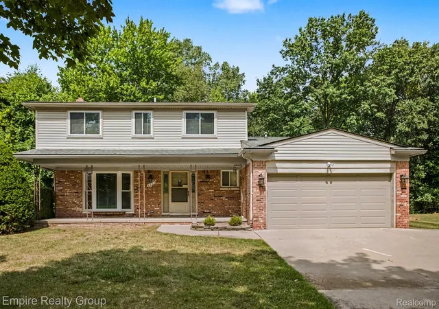 Photo 2 of Single family home for sale at 1373 Stonetree Dr, Troy, MI 48083 | MLS# 20261070354 | Listing updated on 2026-09-12