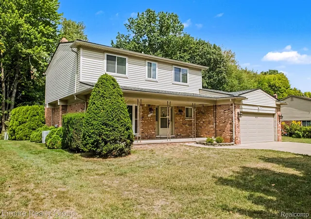 Photo 2 of Single family home for sale at 1373 Stonetree Dr, Troy, MI 48083 | MLS# 20261070354 | Listing updated on 2026-09-12