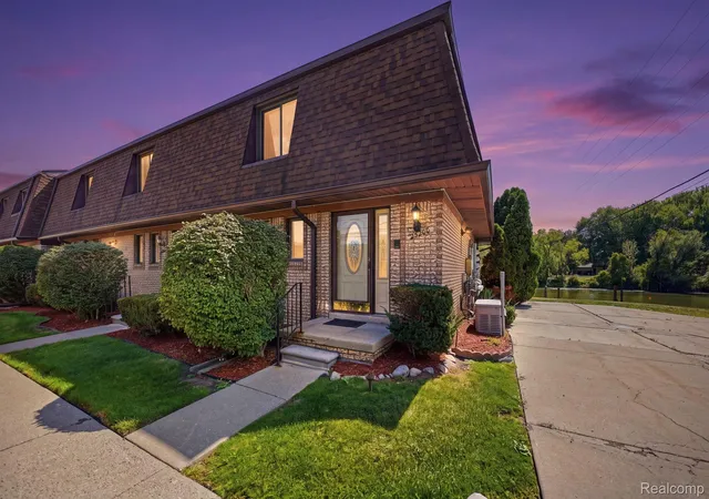 Photo 1 of Condo for sale at 25200 Quarter Deck St, Harrison Township, MI 48045 | MLS# 20261070361 | Listing updated on 2026-09-12