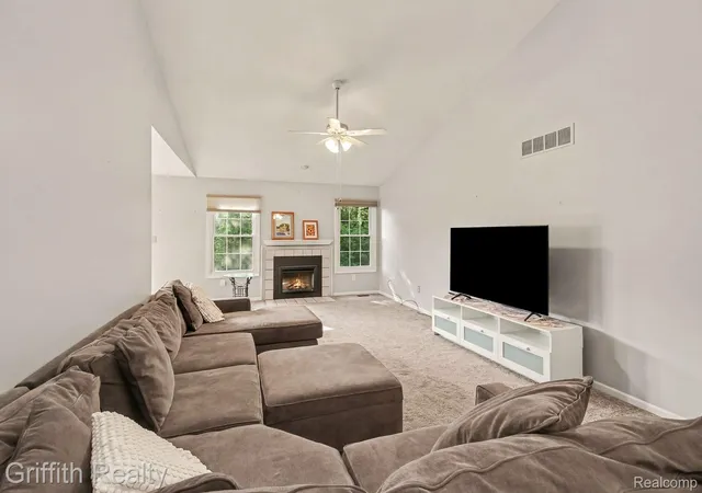 Photo 4 of Condo for sale at 216 Sisu Knoll Dr, Brighton, MI 48116 | MLS# 20261070373 | Listing updated on 2026-09-11