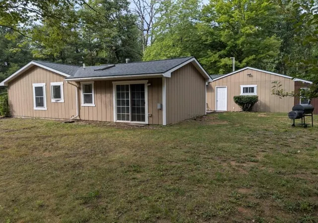 Photo 3 of Single family home for sale at 23800 15 Mile Rd, Big Rapids, MI 49307 | MLS# 72026046472 | Listing updated on 2026-09-01