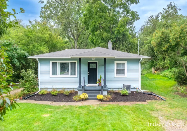 Photo 1 of Single family home for sale at 4833 Wakefield Ave Ne, Comstock Park, MI 49321 | MLS# 65026046474 | Listing updated on 2026-09-16