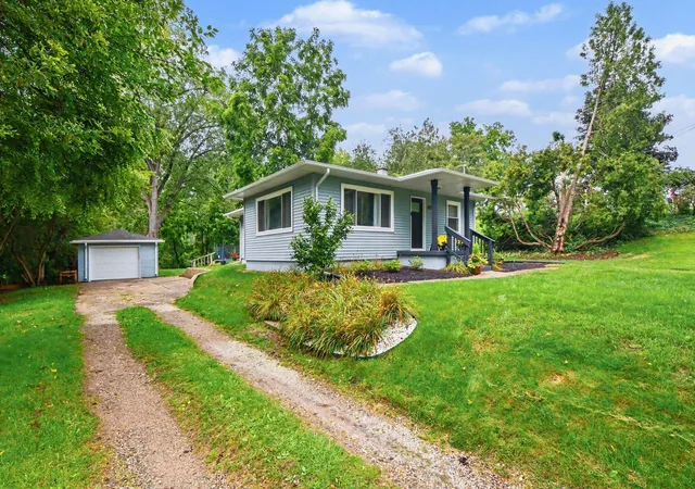 Photo 2 of Single family home for sale at 4833 Wakefield Ave Ne, Comstock Park, MI 49321 | MLS# 65026046474 | Listing updated on 2026-09-16