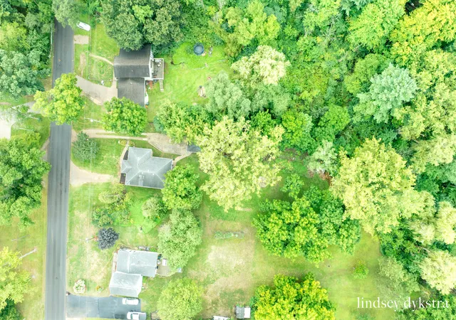 Photo 3 of Single family home for sale at 4833 Wakefield Ave Ne, Comstock Park, MI 49321 | MLS# 65026046474 | Listing updated on 2026-09-16