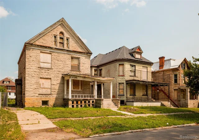 Photo 2 of Single family home for sale at 1582 Cadillac Blvd, Detroit, MI 48214 | MLS# 20261070383 | Listing updated on 2026-09-03