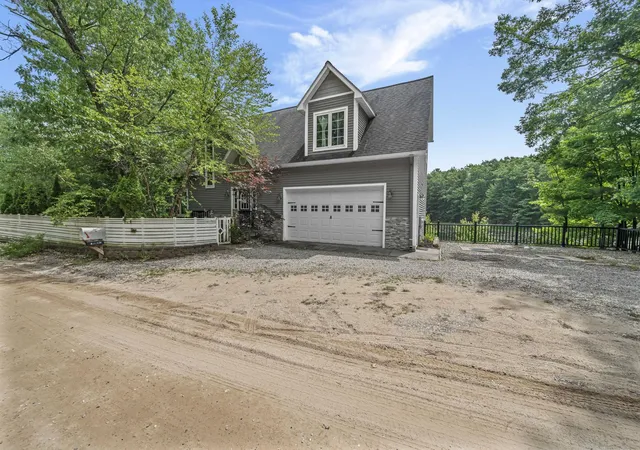 Photo 4 of Single family home for sale at 5296 Scout Camp Rd, Traverse City, MI 49696 | MLS# 78080073110 | Listing updated on 2026-09-04