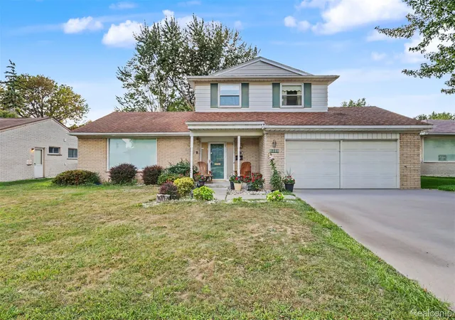 Photo 1 of Single family home for sale at 369 Norborne Ave, Dearborn Heights, MI 48127 | MLS# 20261070397 | Listing updated on 2026-09-19