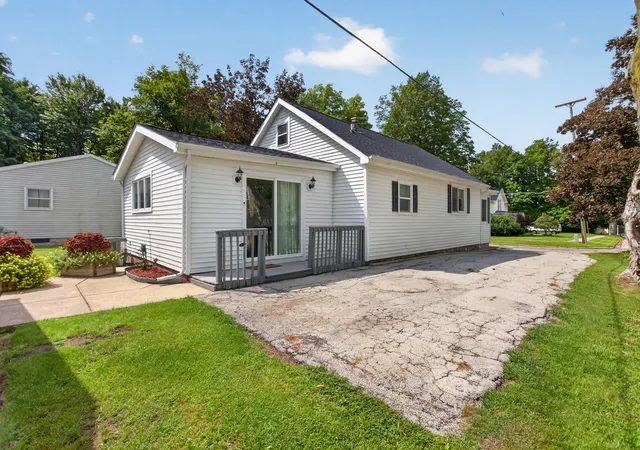 Photo 3 of Single family home for sale at 131 N Concord St, Concord, MI 49237 | MLS# 55026046479 | Listing updated on 2026-09-10