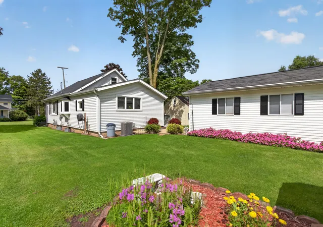 Photo 4 of Single family home for sale at 131 N Concord St, Concord, MI 49237 | MLS# 55026046479 | Listing updated on 2026-09-10