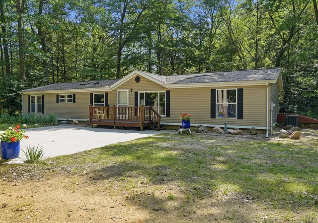 Photo 1 of Single family home for sale at 6232 W 106th Avenue, South Haven, MI 49090 | MLS# 69026046480 | Listing updated on 2026-09-16