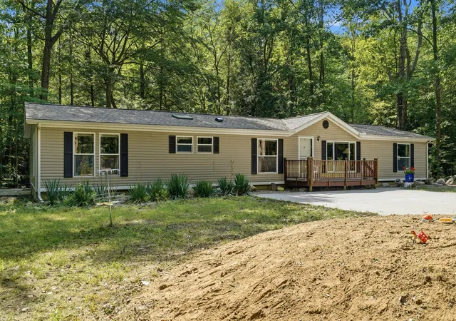 Photo 3 of Single family home for sale at 6232 W 106th Avenue, South Haven, MI 49090 | MLS# 69026046480 | Listing updated on 2026-09-16