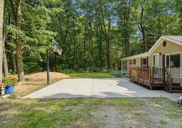 Photo 4 of Single family home for sale at 6232 W 106th Avenue, South Haven, MI 49090 | MLS# 69026046480 | Listing updated on 2026-09-16