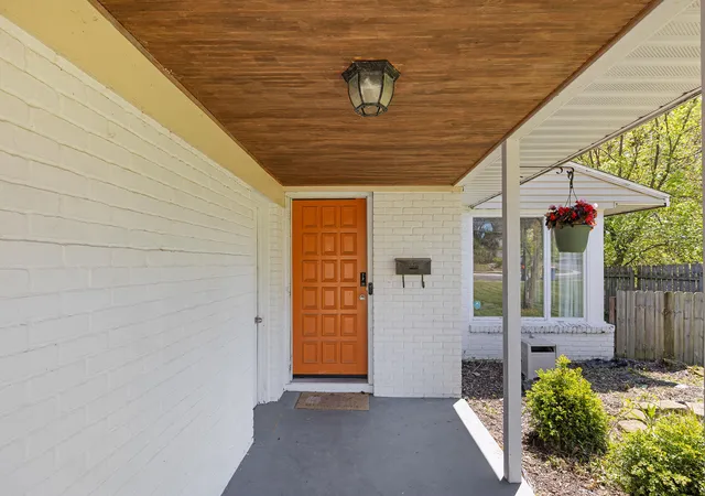 Photo 2 of Single family home for sale at 1742 Boston St Se, Grand Rapids, MI 49506 | MLS# 65026046478 | Listing updated on 2026-09-14
