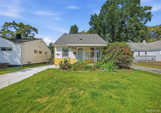 Photo 1 of Sale Pending at 27361 Osmun St, Madison Heights, MI 48071 | MLS# 20261070398 | Listing updated on 2026-09-12