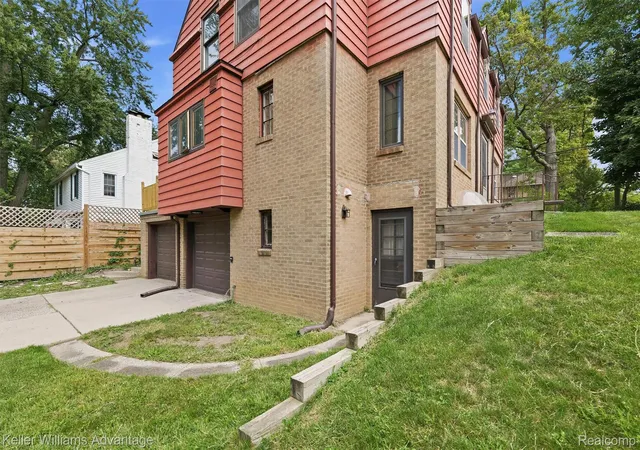 Photo 35 of Single family home for sale at 360 Centerlawn St, East Lansing, MI 48823 | MLS# 20261070402 | Listing updated on 2026-10-18