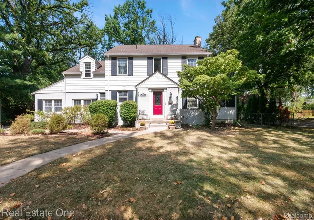 Photo 1 of Sale Pending at 2050 Wiltshire Rd, Berkley, MI 48072 | MLS# 20261070411 | Listing updated on 2026-09-10