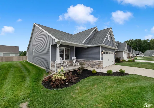 Photo 2 of Single family home for sale at 8289 Grande Lk Cir, Temperance, MI 48182 | MLS# 57050220511 | Listing updated on 2026-09-02