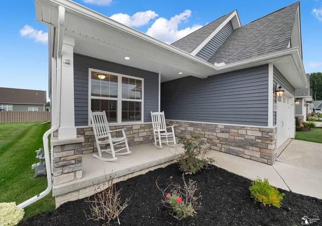 Photo 3 of Single family home for sale at 8289 Grande Lk Cir, Temperance, MI 48182 | MLS# 57050220511 | Listing updated on 2026-09-02